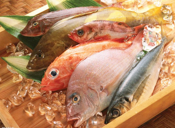 安全吃鱼有讲究：鱼越小越安全、鱼肚毒素最高