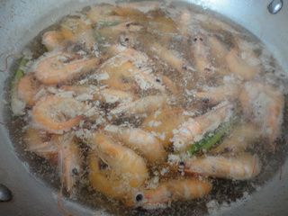 盐水煮虾的做法
