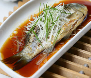 清蒸鱼的简单做法_清蒸鱼怎么做最好吃？