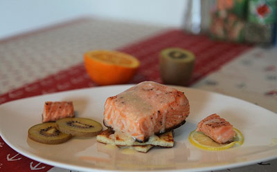 橙奶酱香煎挪威三文鱼的简单做法_橙奶酱香煎挪威三文鱼怎么做最好吃？