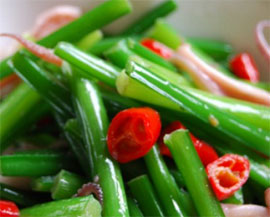 鱿鱼韭菜花的简单做法_鱿鱼韭菜花怎么做最好吃？