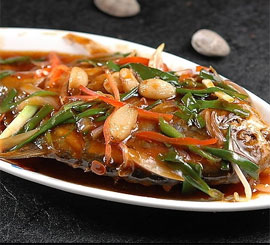 红烧金鲳鱼的简单做法_红烧金鲳鱼怎么做最好吃？