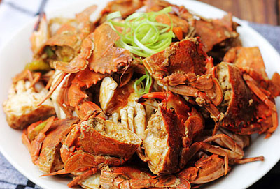 酱炒小螃蟹的简单做法_酱炒小螃蟹怎么做最好吃？