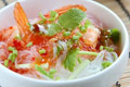 鲜虾粉丝沙拉的简单做法_鲜虾粉丝沙拉怎么做最好吃？