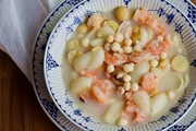 薏米莲子鲜虾煲的简单做法_薏米莲子鲜虾煲怎么做最好吃？