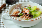 丝瓜燕麦海鲜粥的简单做法_丝瓜燕麦海鲜粥怎么做最好吃？