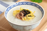 金枪鱼紫菜蛋丝粥的简单做法_金枪鱼紫菜蛋丝粥怎么做最好吃？