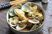 葱姜花蛤的简单做法_葱姜花蛤怎么做最好吃？