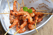 串烤红酒鲜虾的简单做法_串烤红酒鲜虾怎么做最好吃？