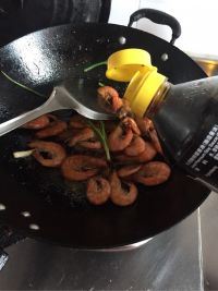 改良版油爆虾怎么做好吃_改良版油爆虾的做法