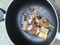 黄花菜猪肉炖鳗鱼干怎么做好吃_黄花菜猪肉炖鳗鱼干的做法