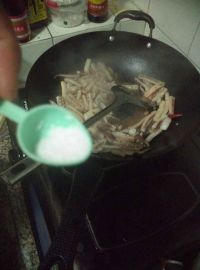 清炒鱿鱼怎么做好吃_清炒鱿鱼的做法