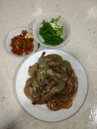 香辣豆豇炒明虾怎么做好吃_香辣豆豇炒明虾的做法
