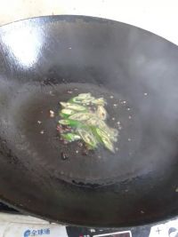 韭菜鱿鱼丝怎么做好吃_韭菜鱿鱼丝的做法