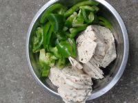 青椒炒鱼饼怎么做好吃_青椒炒鱼饼的做法
