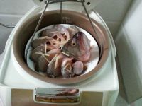 电饭煲蒸鲈鱼怎么做好吃_电饭煲蒸鲈鱼的做法