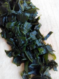 捞汁裙带菜叶怎么做好吃_捞汁裙带菜叶的做法