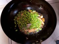 鱼腩毛豆香菇干怎么做好吃_鱼腩毛豆香菇干的做法