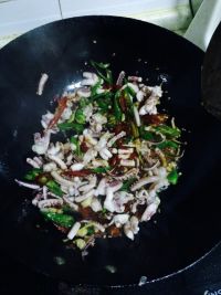 爆炒鱿鱼须怎么做好吃_爆炒鱿鱼须的做法