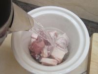 鱿鱼炖肉怎么做好吃_鱿鱼炖肉的做法