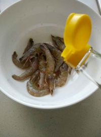 豆瓣酱焖虾怎么做好吃_豆瓣酱焖虾的做法