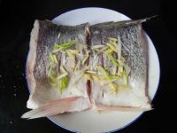 毛豆子蒸海鲈鱼怎么做好吃_毛豆子蒸海鲈鱼的做法