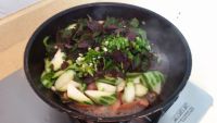 辣香紫苏丝瓜炒蛤蜊怎么做好吃_辣香紫苏丝瓜炒蛤蜊的做法