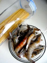 鲜虾意粉汤怎么做好吃_鲜虾意粉汤的做法