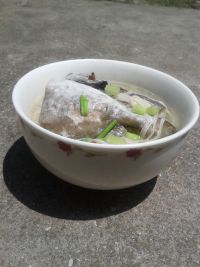 鱼煮面线怎么做好吃_鱼煮面线的做法