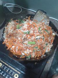 红萝卜蟹肉咸饭怎么做好吃_红萝卜蟹肉咸饭的做法