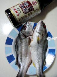 酱油水煮斑猪鱼怎么做好吃_酱油水煮斑猪鱼的做法