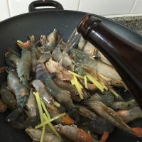 麻油大頭蝦怎么做好吃_麻油大頭蝦的做法