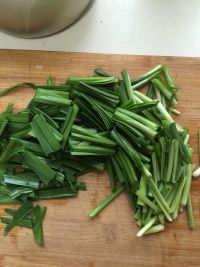 大蛤炒韭菜怎么做好吃_大蛤炒韭菜的做法