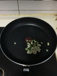 大蛤炒韭菜怎么做好吃_大蛤炒韭菜的做法