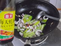 清炒鱿鱼条怎么做好吃_清炒鱿鱼条的做法