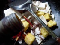 油豆腐烧墨鱼鲞怎么做好吃_油豆腐烧墨鱼鲞的做法
