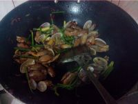 葱炒花蛤怎么做好吃_葱炒花蛤的做法