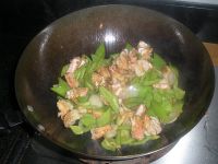 青椒烹虾段怎么做好吃_青椒烹虾段的做法