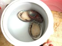 鲍鱼清炖鸭心怎么做好吃_鲍鱼清炖鸭心的做法