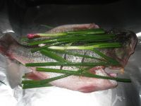 香葱焗鲈鱼怎么做好吃_香葱焗鲈鱼的做法