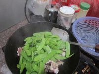 八爪鱼瘦肉炒荷兰豆怎么做好吃_八爪鱼瘦肉炒荷兰豆的做法