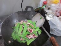 蒜香鱿鱼炒荷兰豆怎么做好吃_蒜香鱿鱼炒荷兰豆的做法