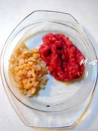 蒸土鱿肉饼怎么做好吃_蒸土鱿肉饼的做法