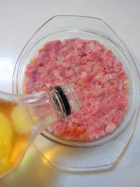 蒸土鱿肉饼怎么做好吃_蒸土鱿肉饼的做法