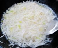 大虾鱼丸萝卜汤怎么做好吃_大虾鱼丸萝卜汤的做法