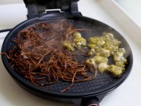 茶树菇炒海蛎怎么做好吃_茶树菇炒海蛎的做法