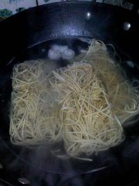 鱼丸蔬菜面怎么做好吃_鱼丸蔬菜面的做法