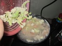 菜花豆腐虾仁瘦肉汤怎么做好吃_菜花豆腐虾仁瘦肉汤的做法