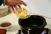 砂锅焖虾怎么做好吃_砂锅焖虾的做法