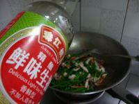 韭苔炒笔管鱼怎么做好吃_韭苔炒笔管鱼的做法